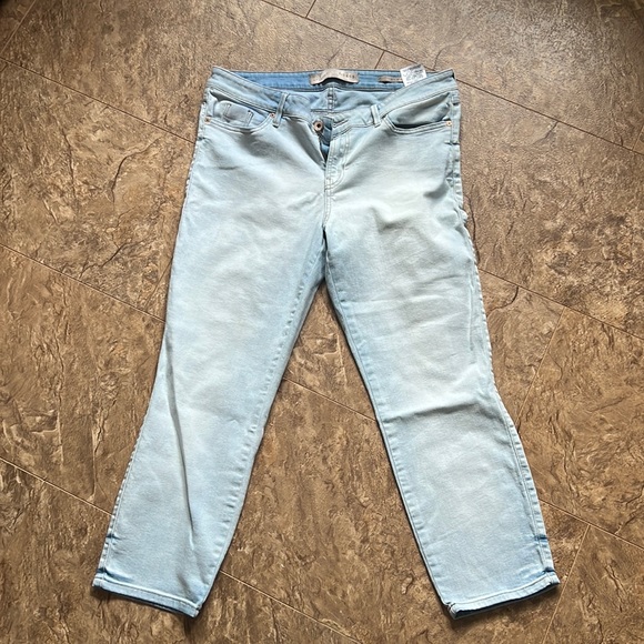 Guess Crops (32) - Picture 1 of 4